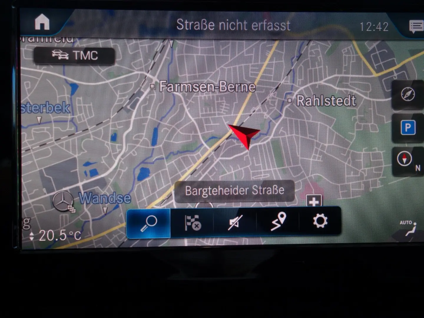 GLA 180 d Aut.8G-DCT NAVI LEDER Kamera 1.Hand!