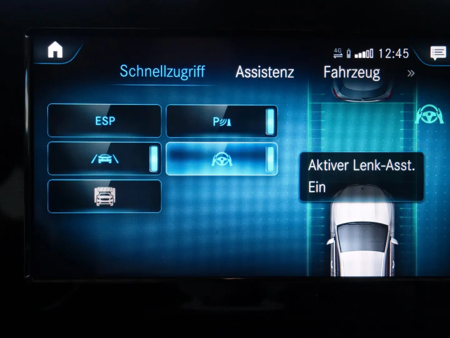 GLA 180 d Aut.8G-DCT NAVI LEDER Kamera 1.Hand!