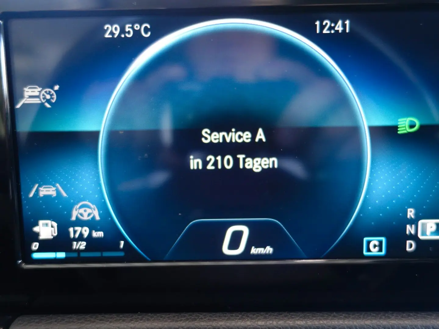 GLA 180 d Aut.8G-DCT NAVI LEDER Kamera 1.Hand!