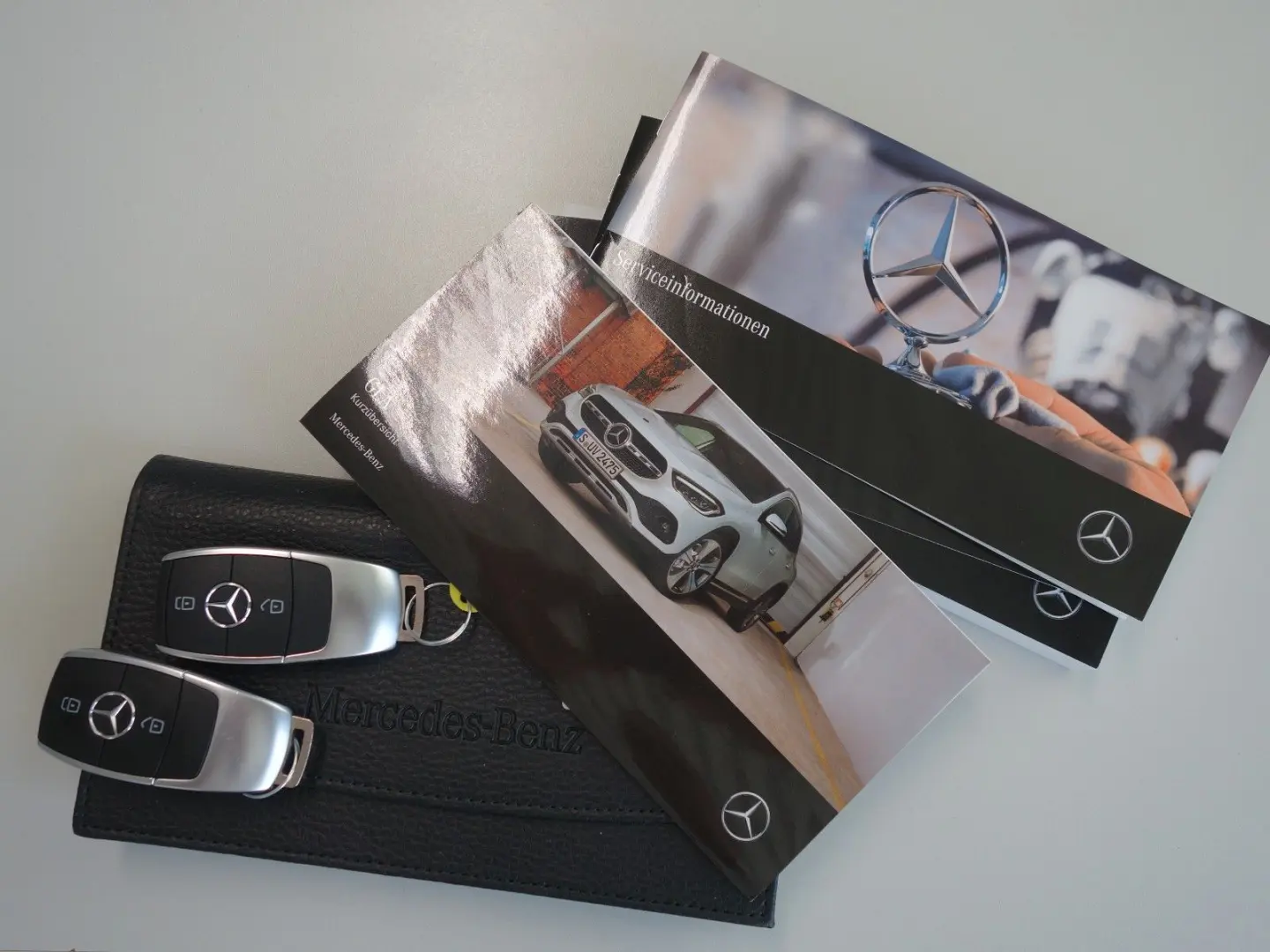 GLA 180 d Aut.8G-DCT NAVI LEDER Kamera 1.Hand!