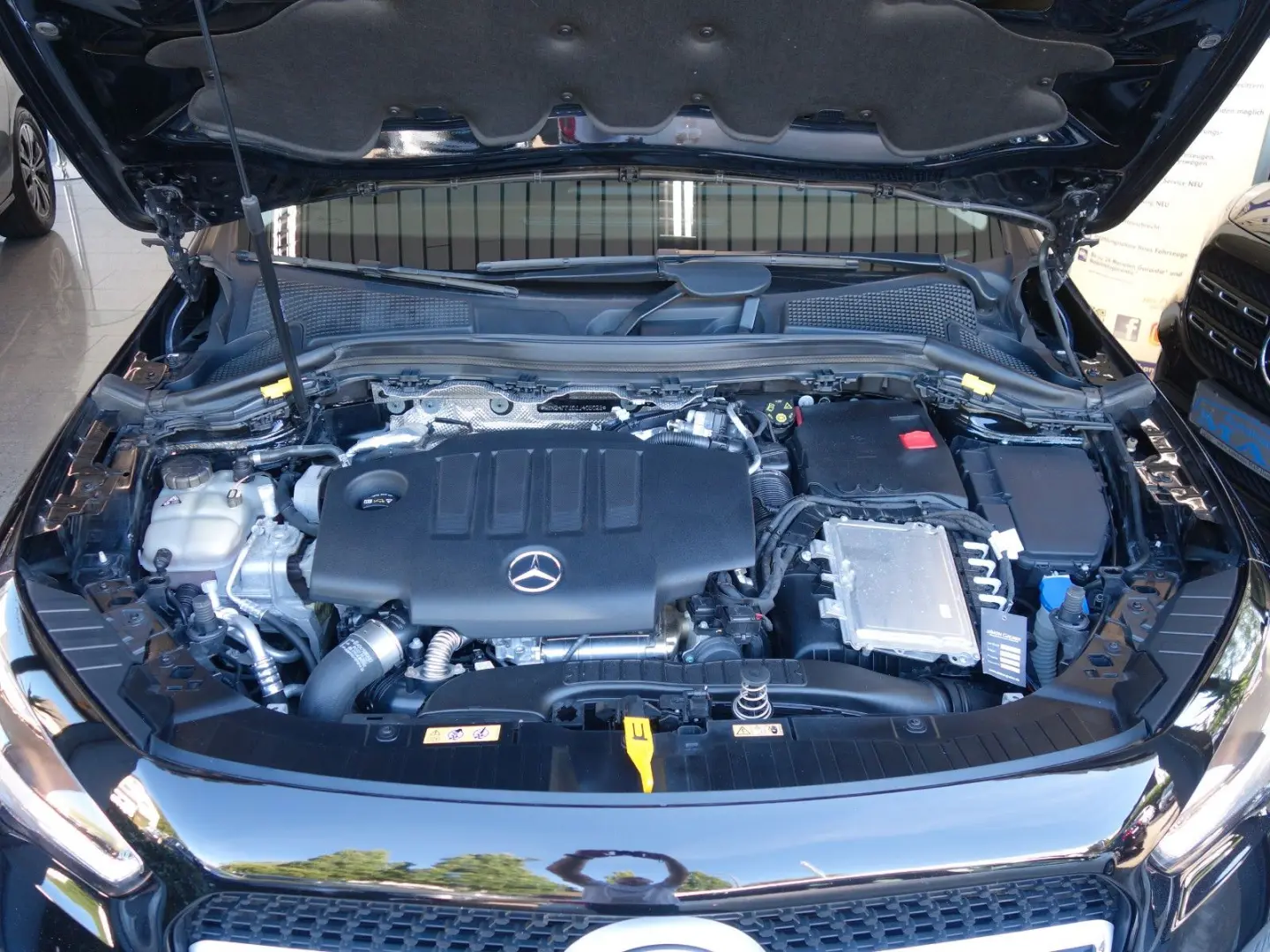 GLA 180 d Aut.8G-DCT NAVI LEDER Kamera 1.Hand!