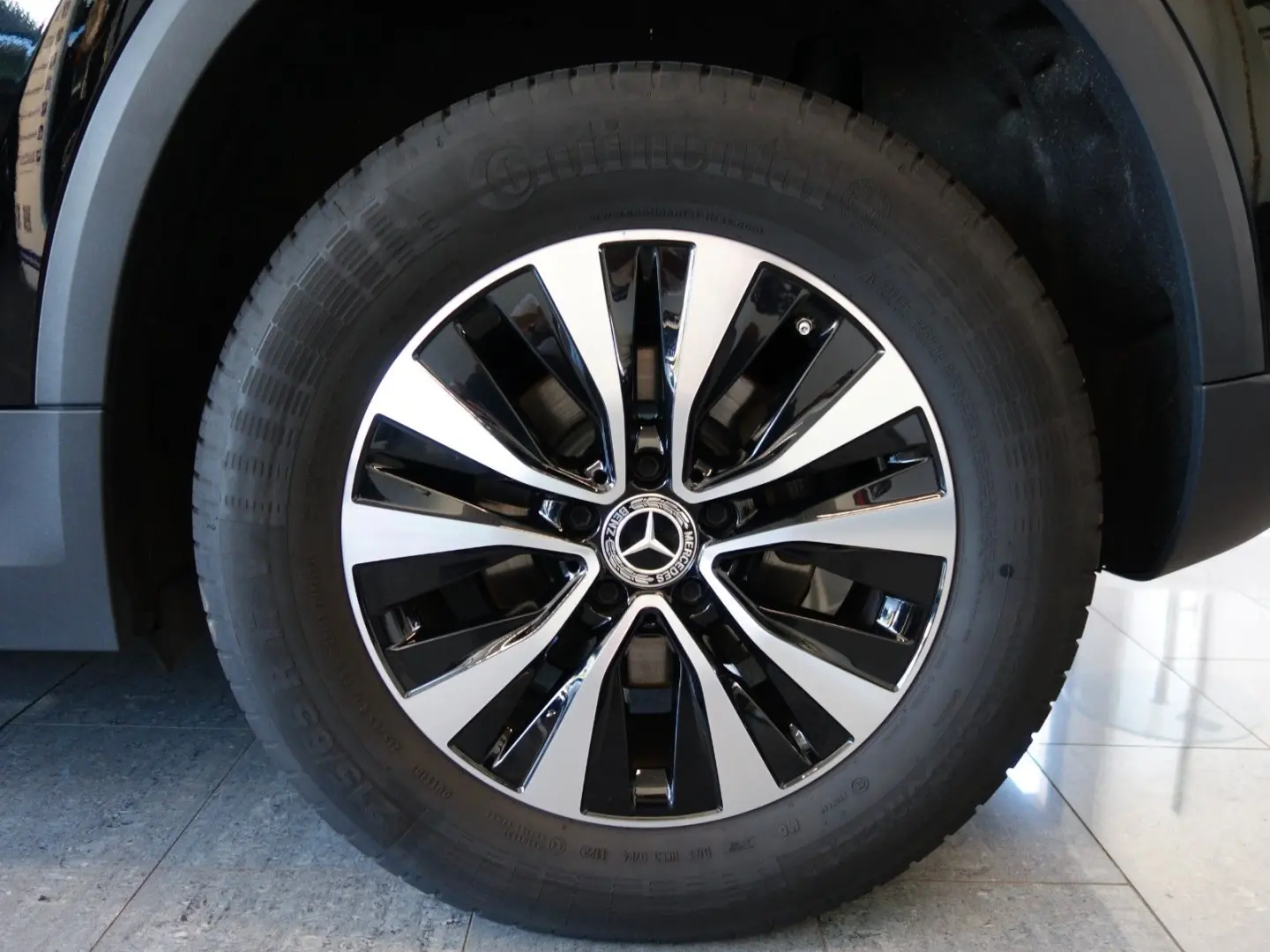 GLA 180 d Aut.8G-DCT NAVI LEDER Kamera 1.Hand!