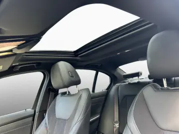 330i M Sport Pro 19  GSD LcProf.DAProf. H K HUD