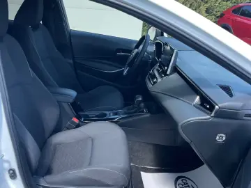 Toyota Corolla 1.8 HSD Business