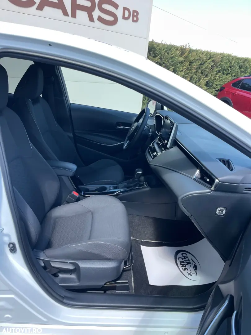 Toyota Corolla 1.8 HSD Business