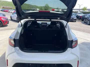 Toyota Corolla 1.8 HSD Business