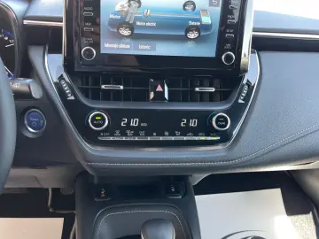 Toyota Corolla 1.8 HSD Business