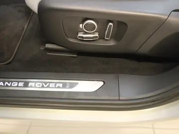 Range Rover Evoque P300e Autobiography Hybrid Pa