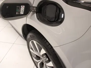 Range Rover Evoque P300e Autobiography Hybrid Pa