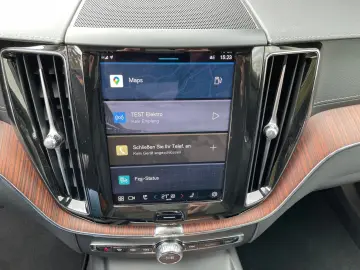 XC60 B5 Benzin AWD Ultimate Dark SHD AHK ALA