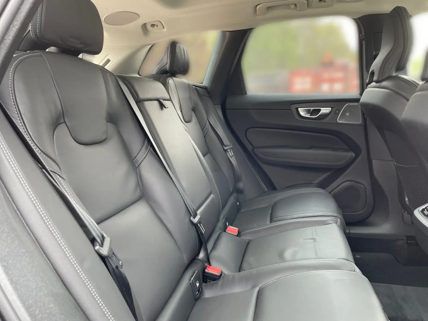 XC60 B5 Benzin AWD Ultimate Dark SHD AHK ALA