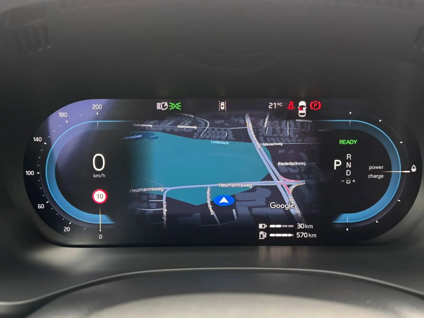 XC60 Recharge T6 Plus Black Edition PILOT FLED