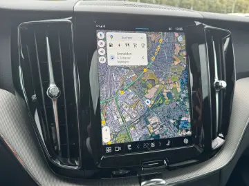 XC60 Recharge T6 Plus Black Edition PILOT FLED
