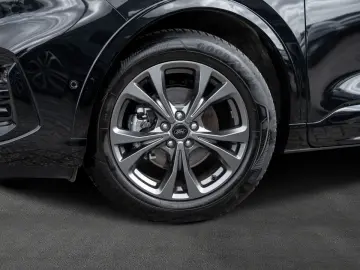 Kuga ST-Line AUT KAM ACC LED AHK