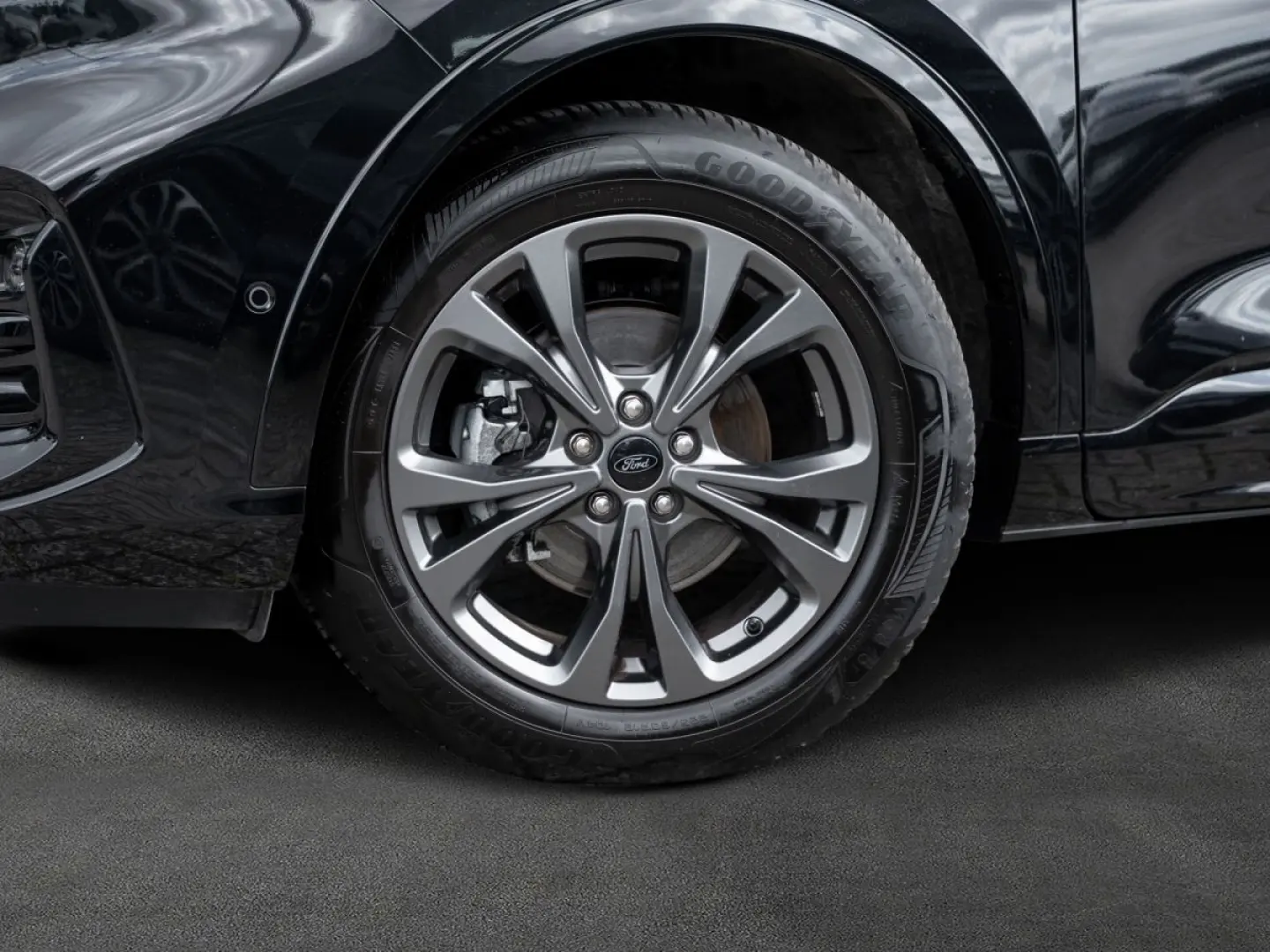 Kuga ST-Line AUT KAM ACC LED AHK