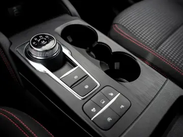 Kuga ST-Line AUT KAM ACC LED AHK