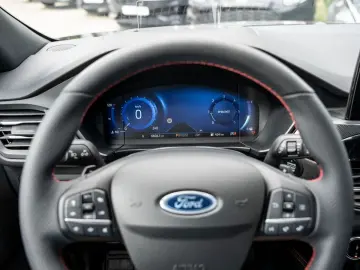 Kuga ST-Line AUT KAM ACC LED AHK