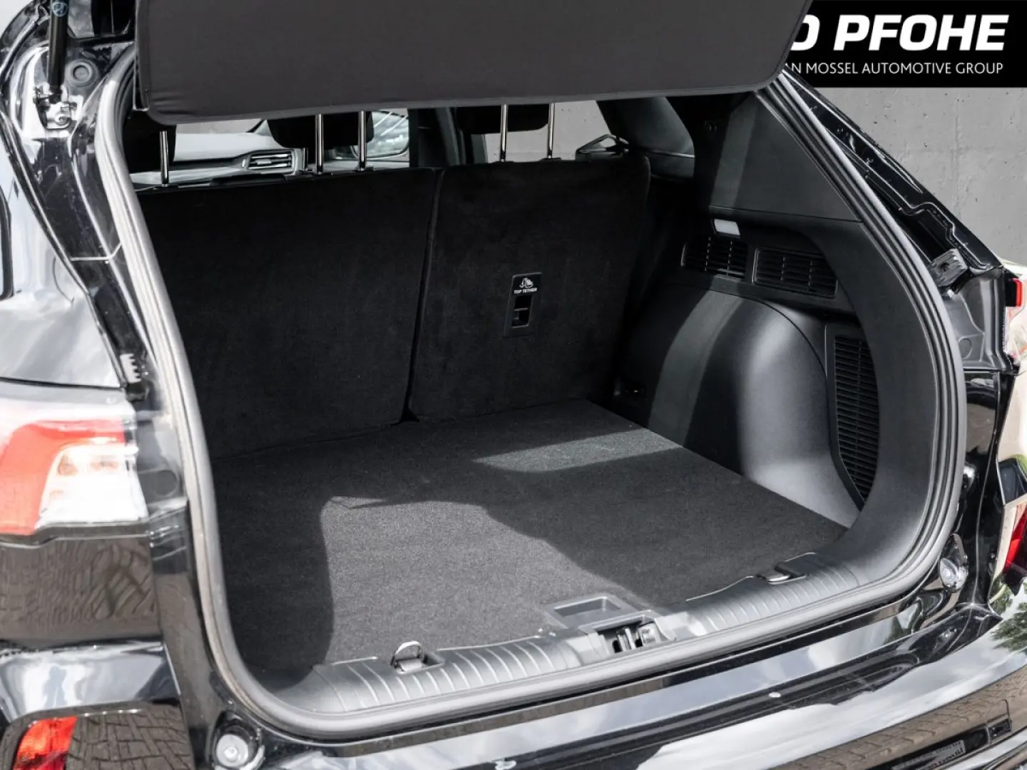 Kuga ST-Line AUT KAM ACC LED AHK