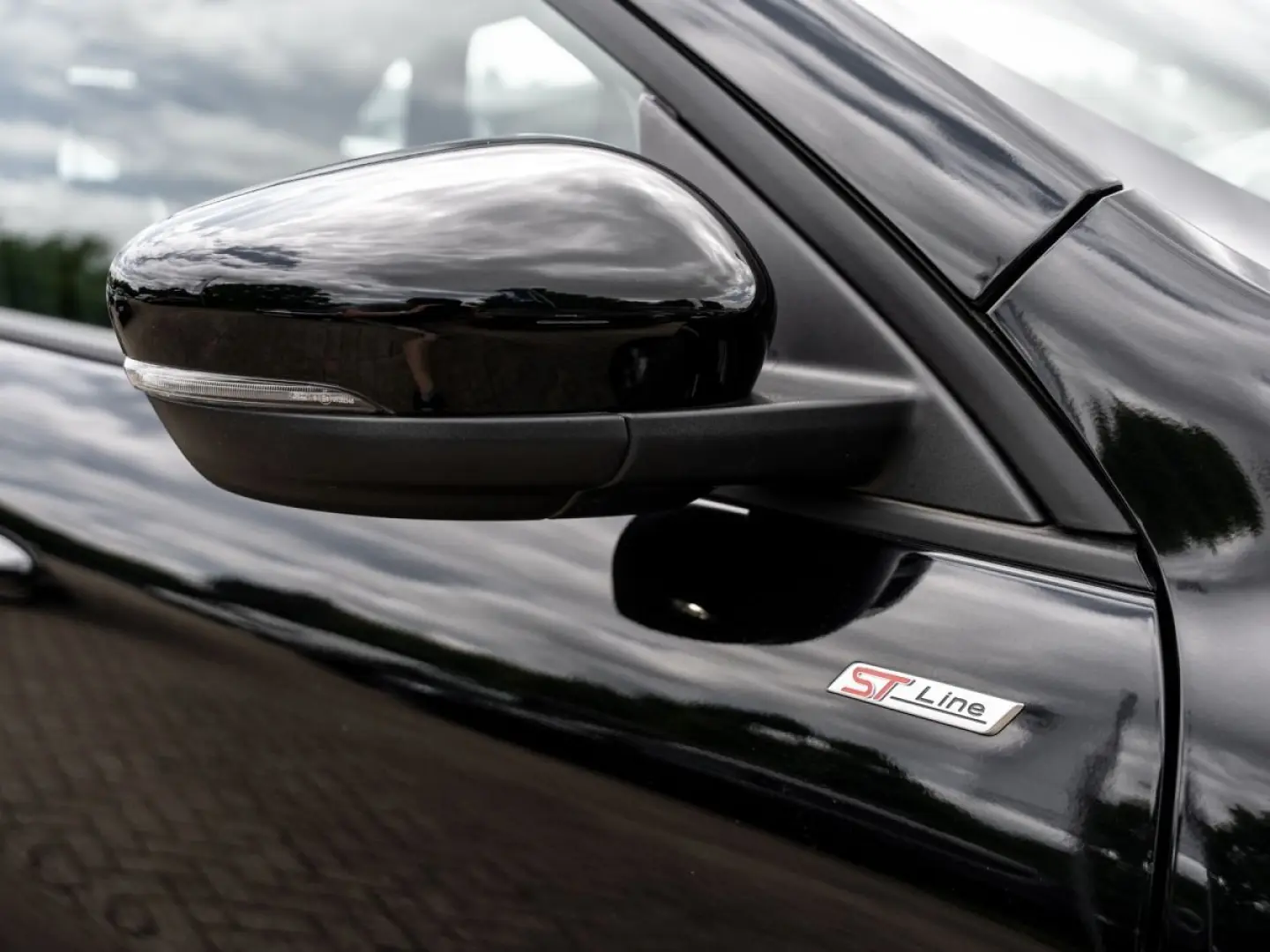 Kuga ST-Line AUT KAM ACC LED AHK