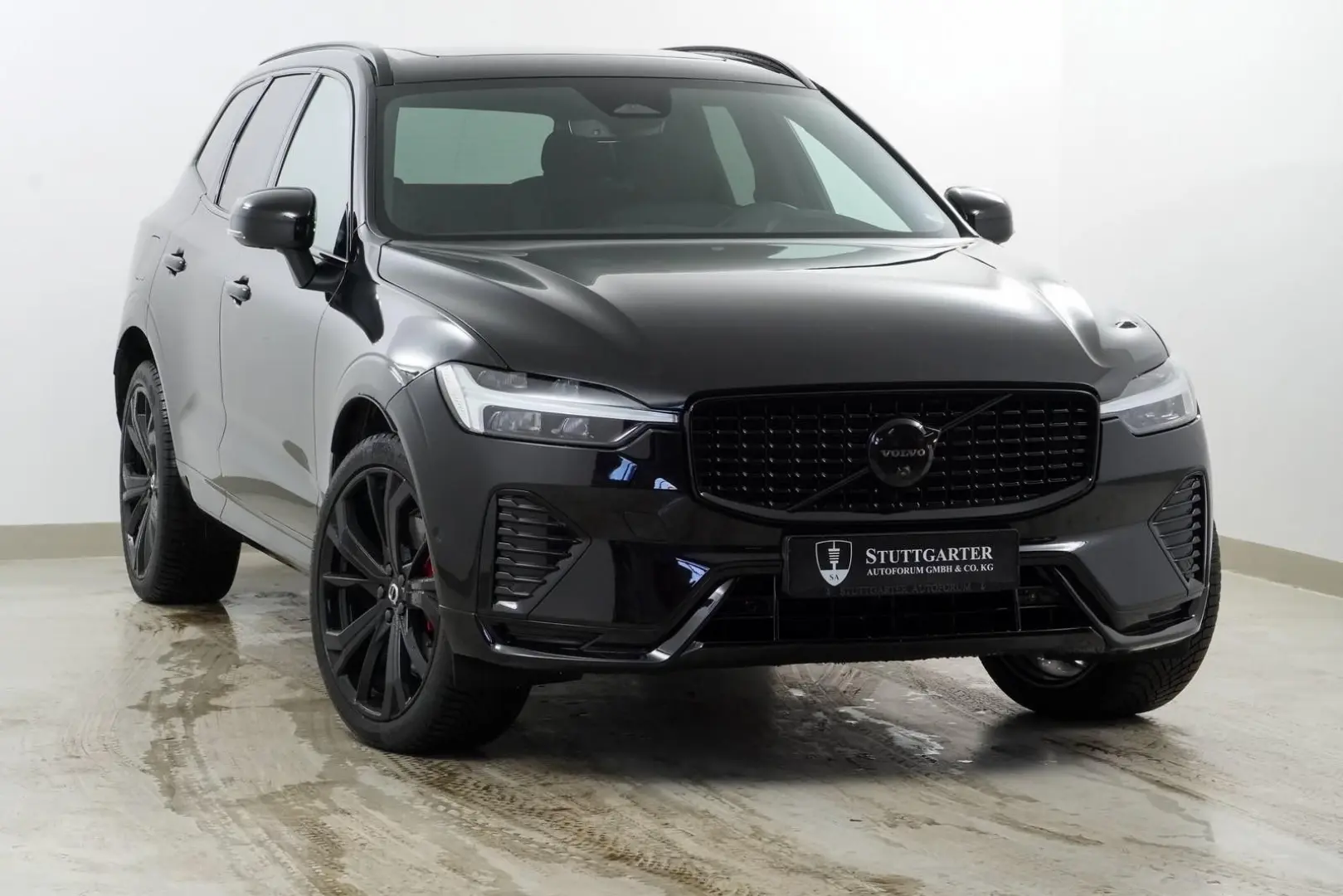 XC60 Plus Black Edition AWD Pano ACC 360K 21