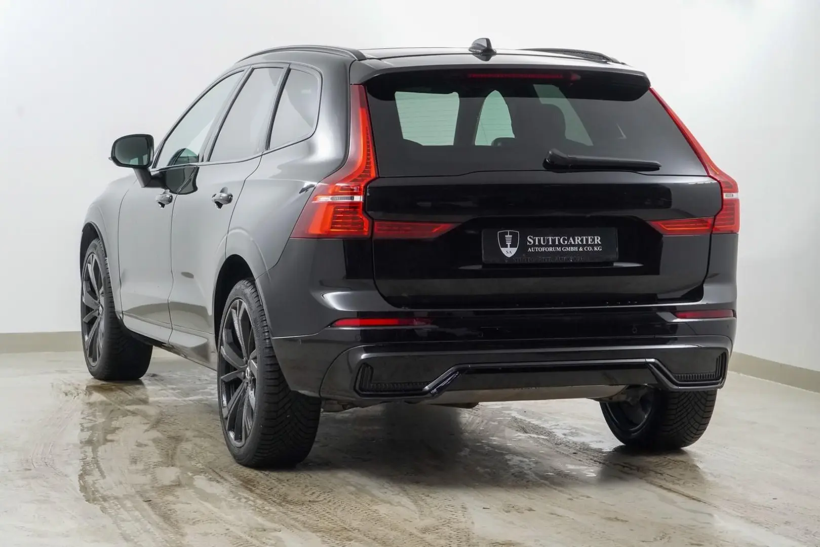 XC60 Plus Black Edition AWD Pano ACC 360K 21