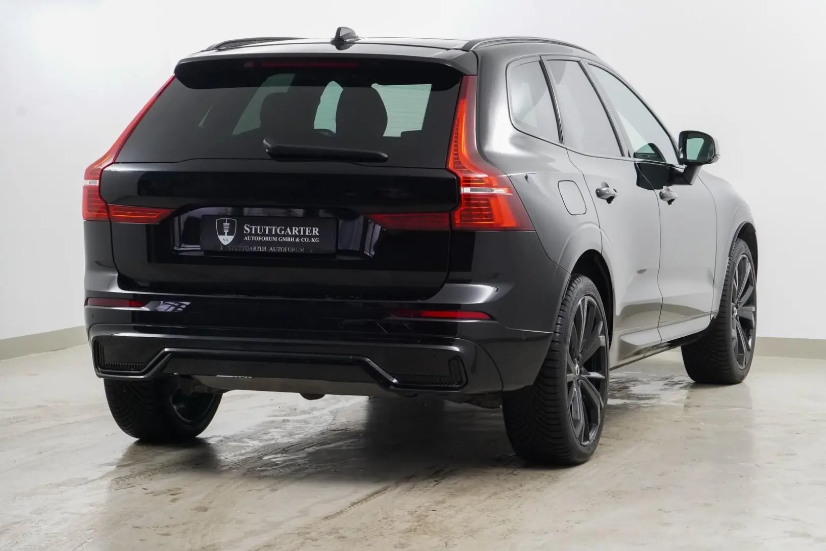 XC60 Plus Black Edition AWD Pano ACC 360K 21
