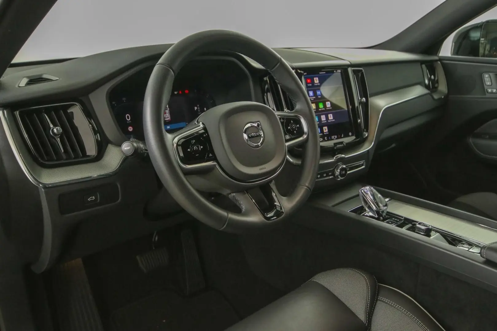 XC60 Plus Black Edition AWD Pano ACC 360K 21