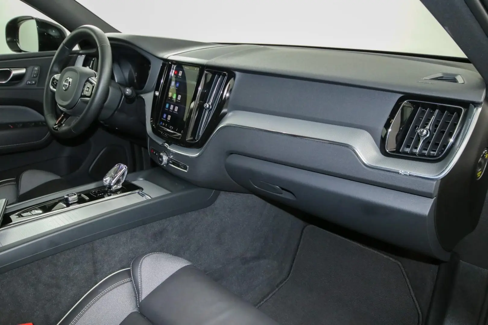 XC60 Plus Black Edition AWD Pano ACC 360K 21