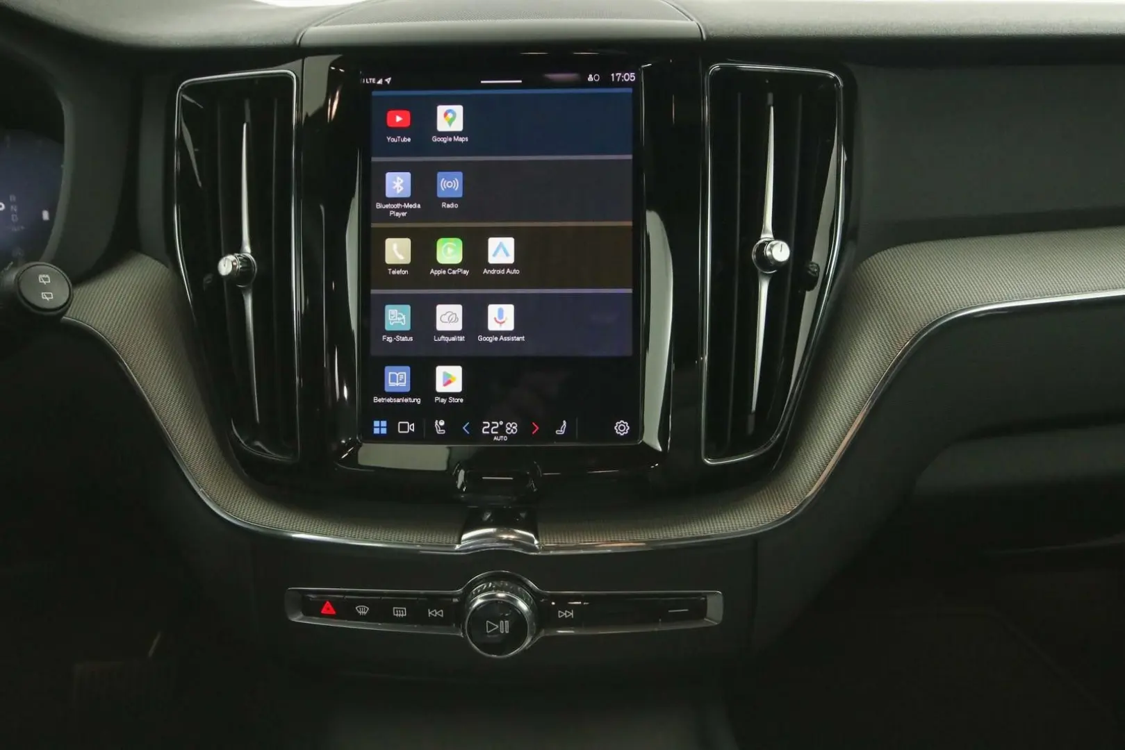 XC60 Plus Black Edition AWD Pano ACC 360K 21