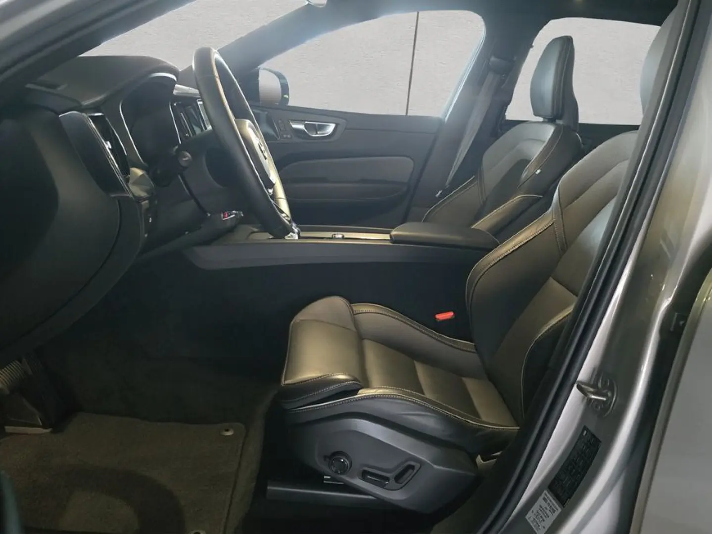 XC60 B5 D AWD Ultimate Dark