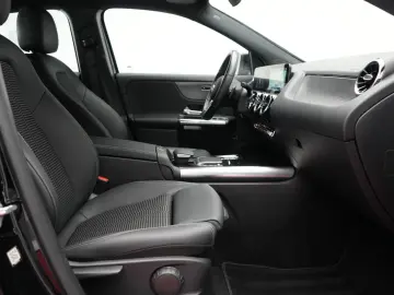 GLA 200 d 8G-DCT Progressive Navi Distronic Kame