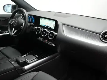 GLA 200 d 8G-DCT Progressive Navi Distronic Kame