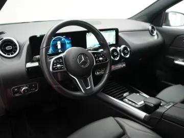 GLA 200 d 8G-DCT Progressive Navi Distronic Kame