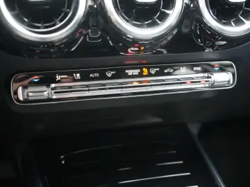 GLA 200 d 8G-DCT Progressive Navi Distronic Kame