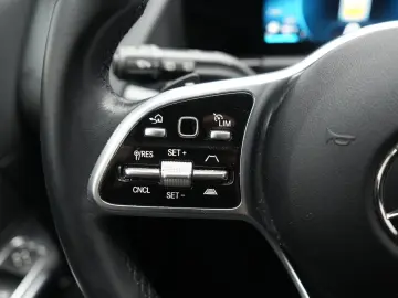 GLA 200 d 8G-DCT Progressive Navi Distronic Kame