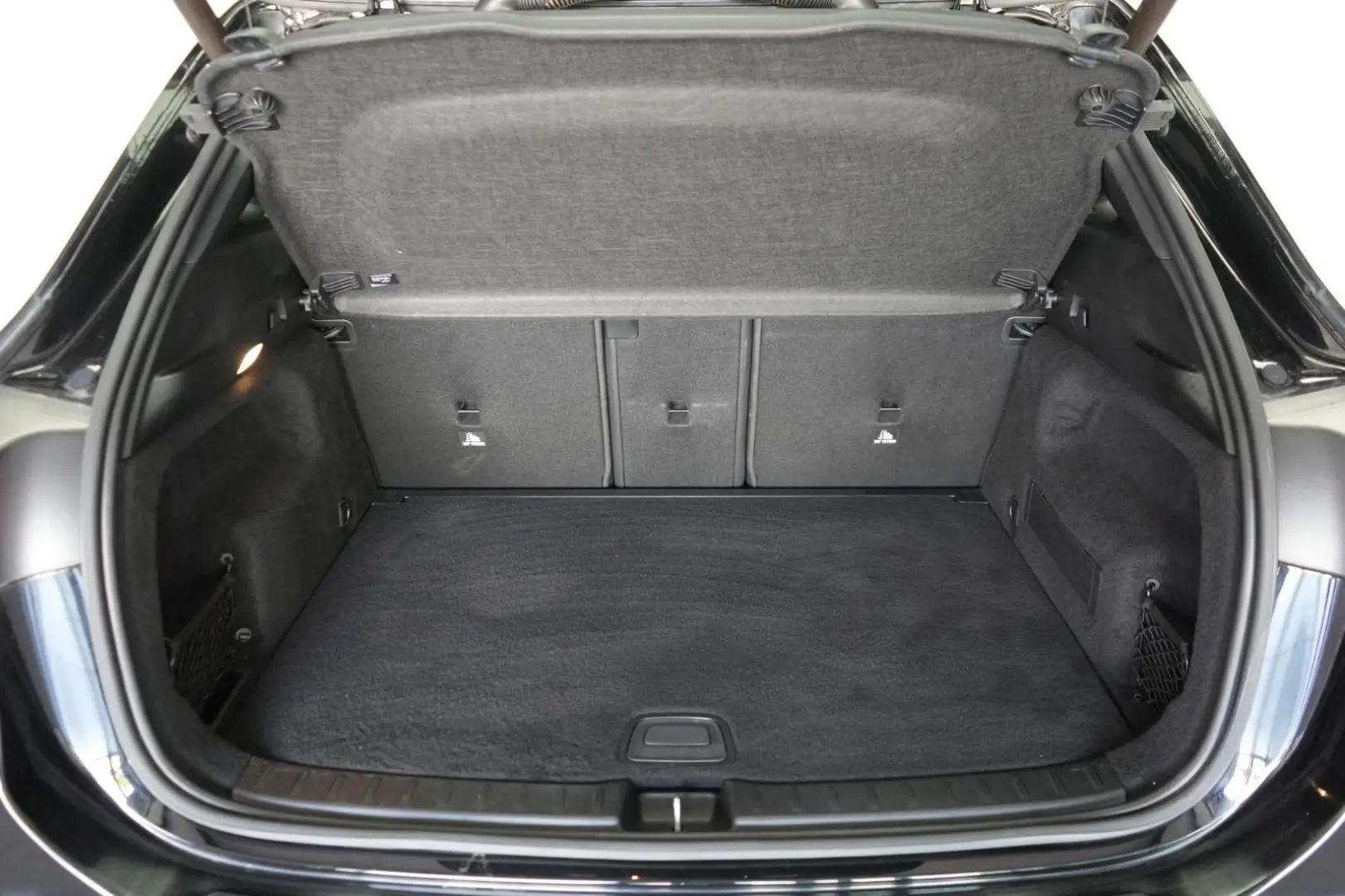 GLA 200 d 8G-DCT Progressive Navi Distronic Kame