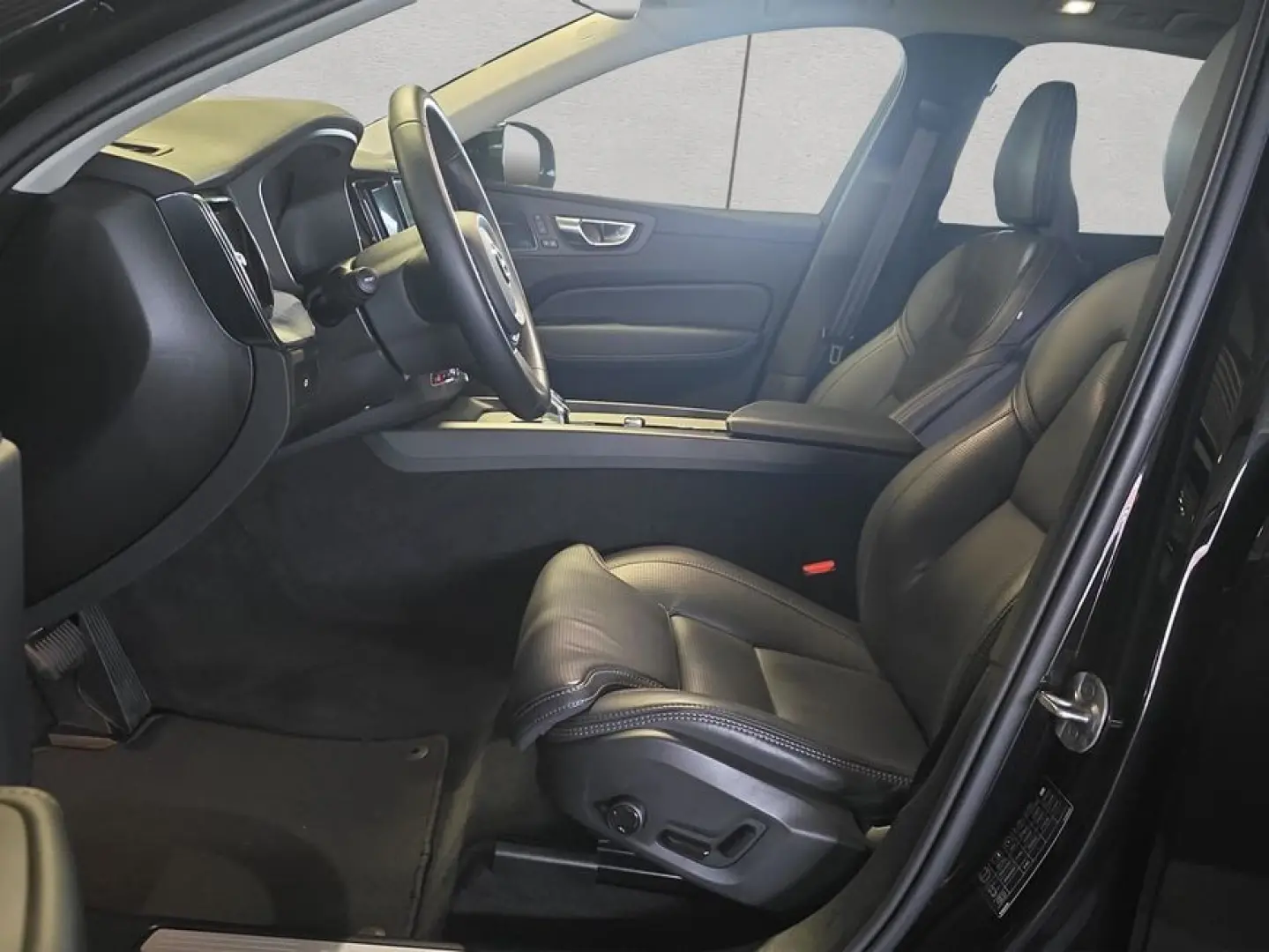 XC60 B5 B AWD Plus Dark