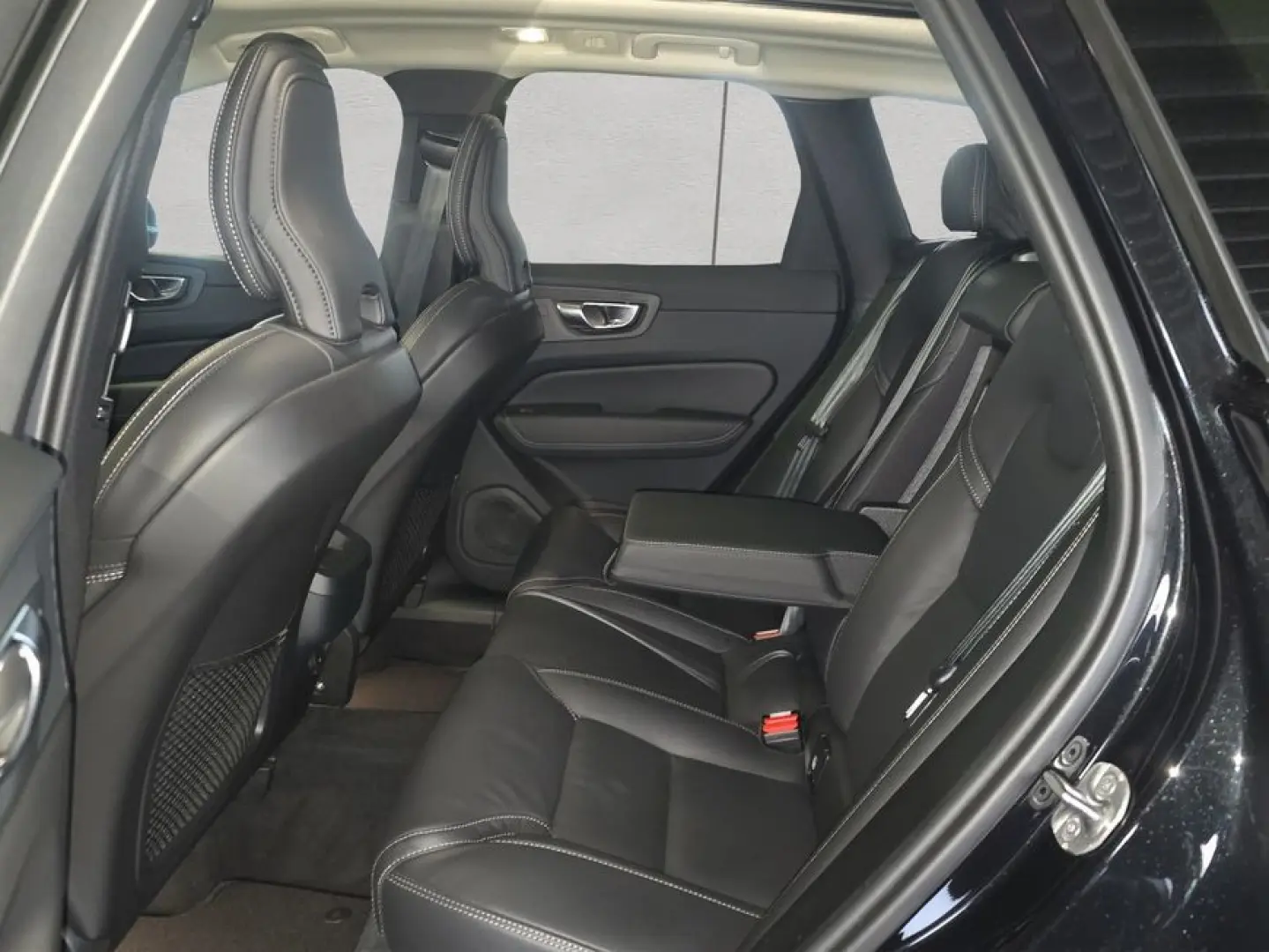 XC60 B5 B AWD Plus Dark