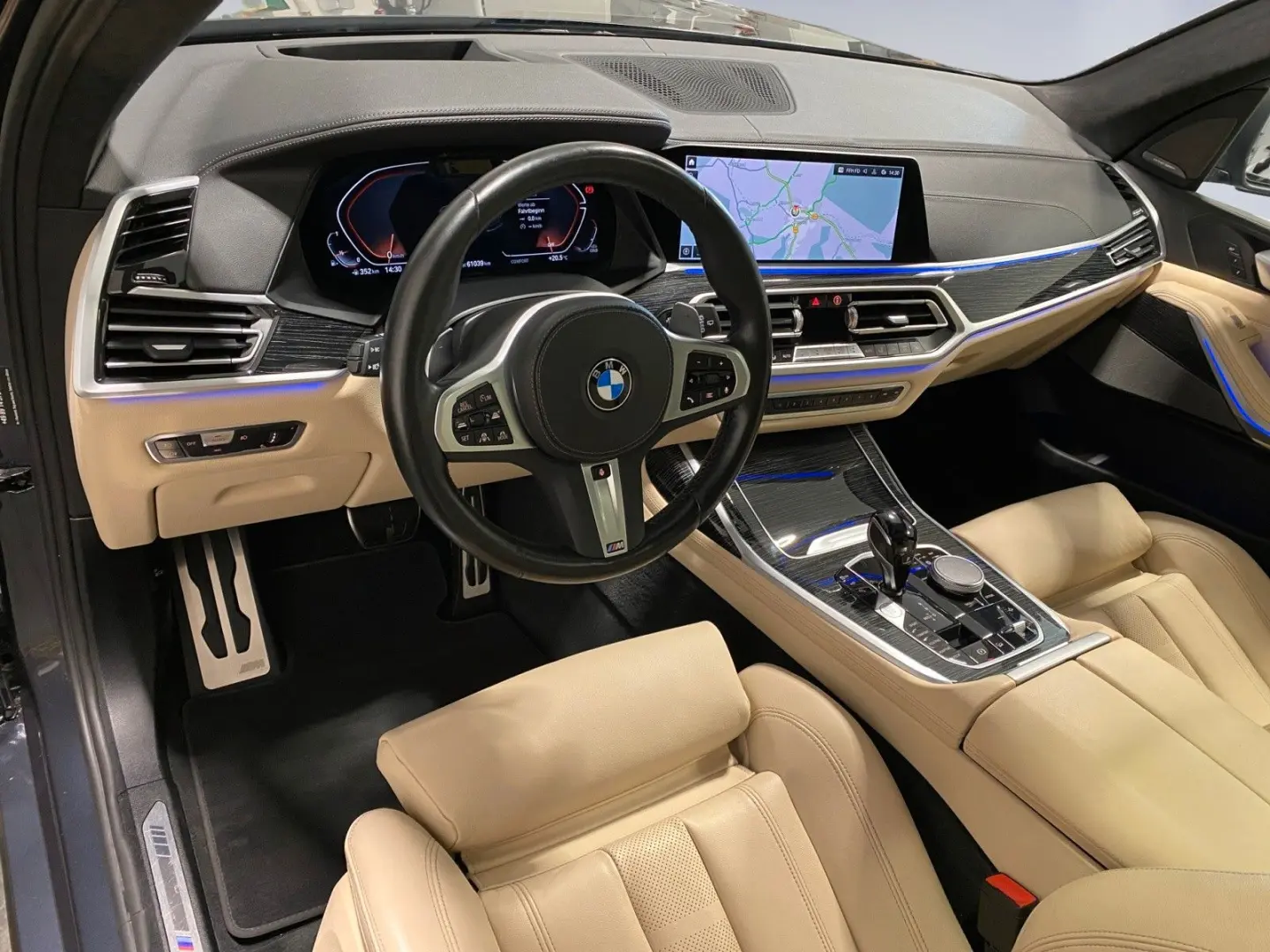 X7 xDrive 40i M Sport  BMW GESTIK  DISPLAY KEY