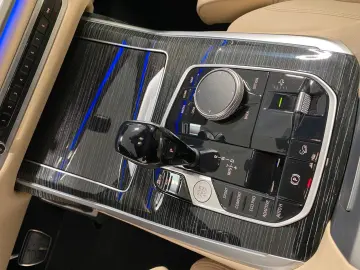 X7 xDrive 40i M Sport  BMW GESTIK  DISPLAY KEY