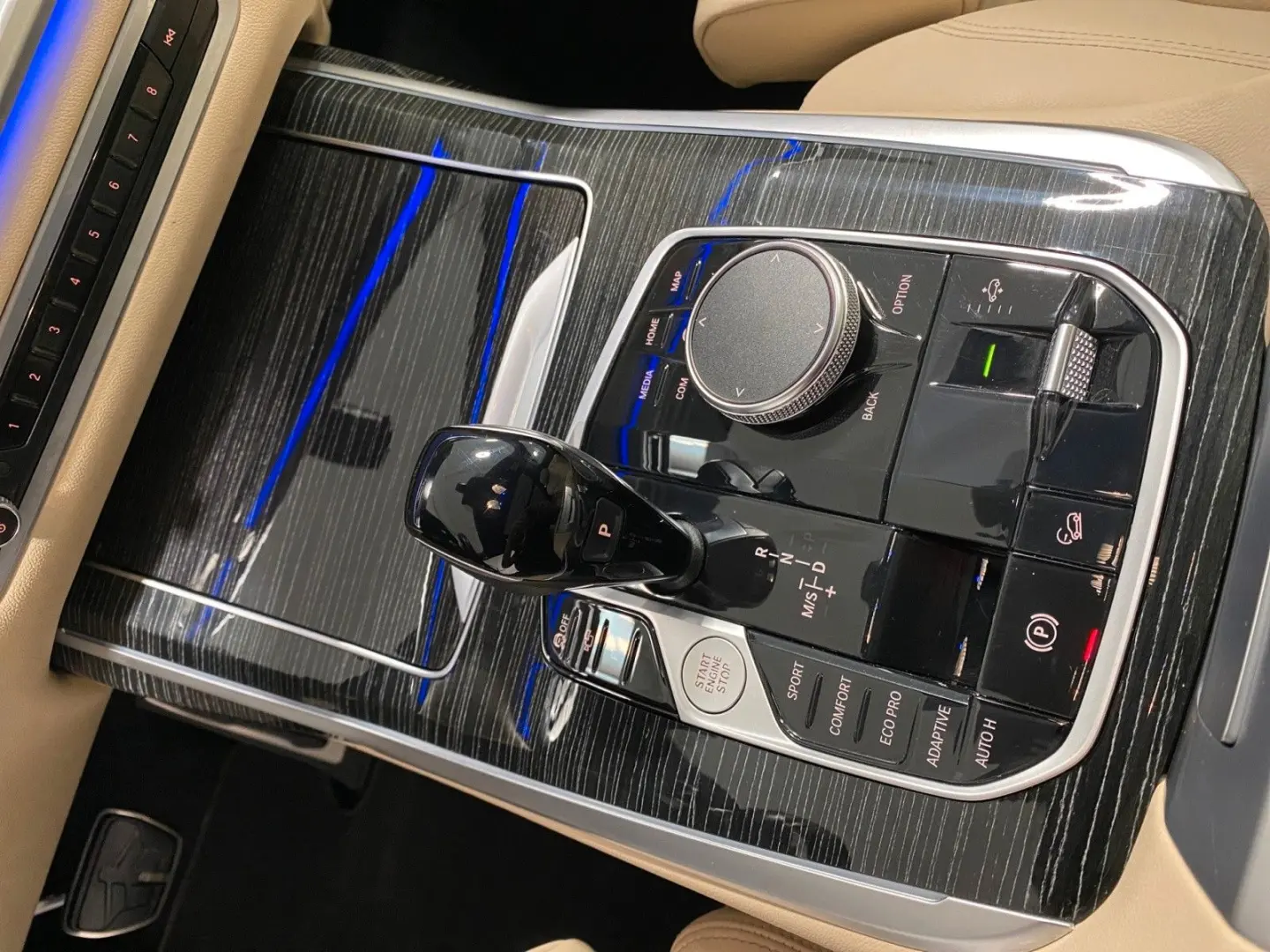 X7 xDrive 40i M Sport  BMW GESTIK  DISPLAY KEY