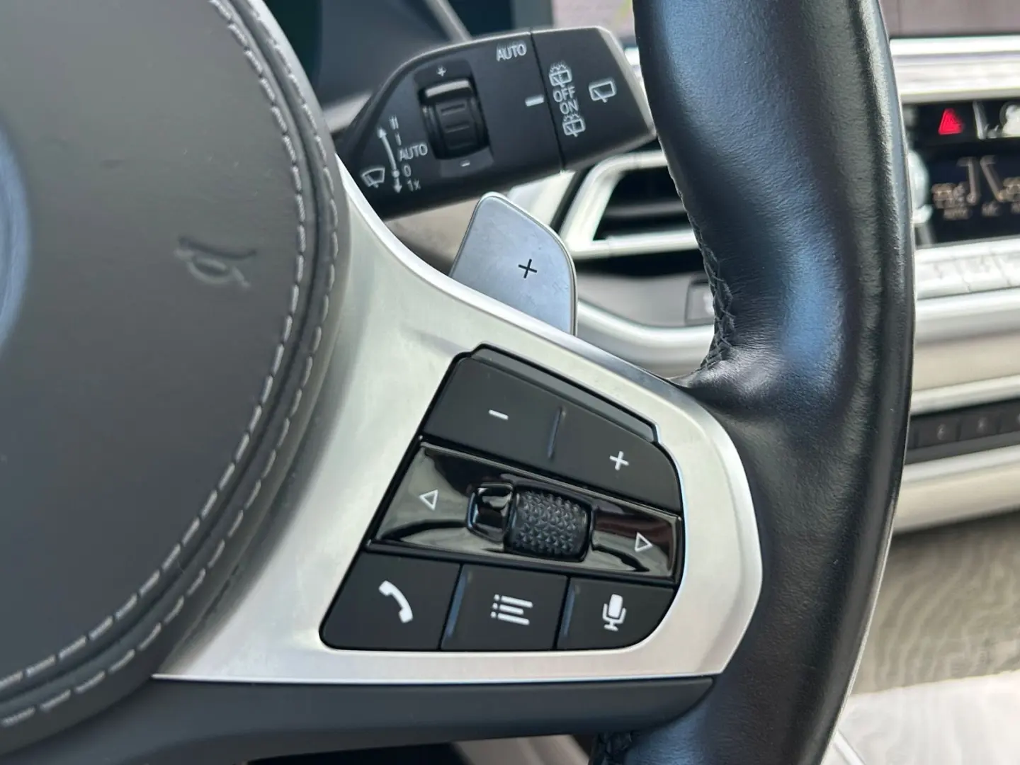 X7 M50 i Sky Lounge  Bowers & Wilkins