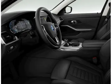 320e Lim. HYBRID LED NAVI KAMERA PDC SHZ 17