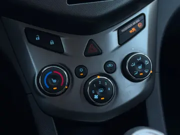 CHEVROLET AVEO 1.6 LTZ