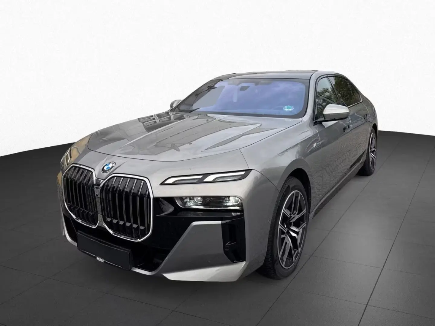 740d xDrive M SPORT SkyL Sthz AHK Autobahn B&W