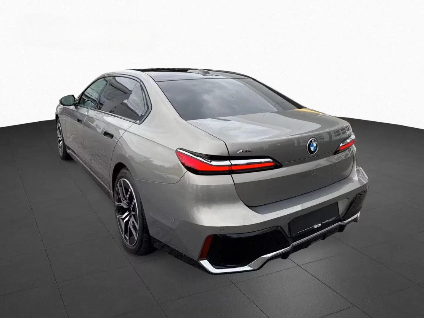 740d xDrive M SPORT SkyL Sthz AHK Autobahn B&W