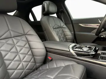 740d xdr M Sport StHz Sky DAPro PAPro HUD Iconic