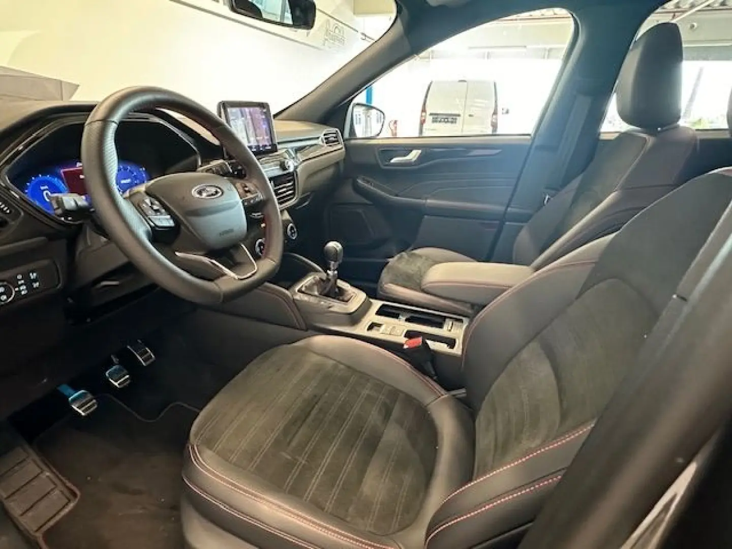 Kuga ST-Line X Panorama LED Head-Up Elektr. Sitz