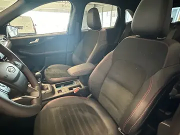 Kuga ST-Line X Panorama LED Head-Up Elektr. Sitz