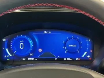 Kuga ST-Line X Panorama LED Head-Up Elektr. Sitz